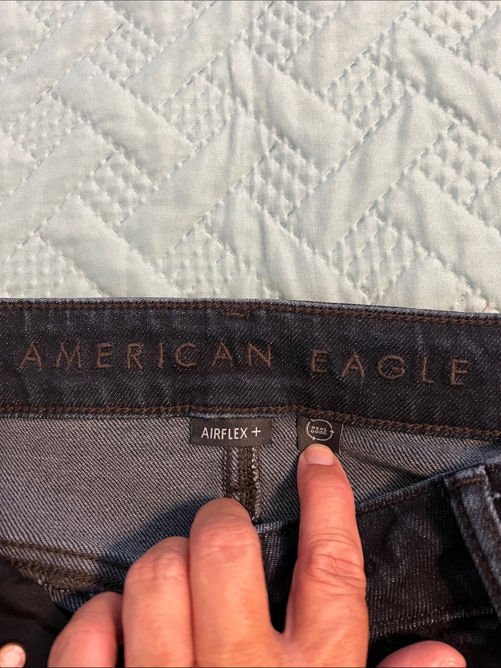 2 Pairs American Eagle Outfitters Men’s Faded Jeans - Picture 5 of 11